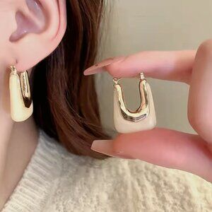 18K Gold Plated Vintage  Marbled Ivory Cream U-Shaped Huggie Hoop Earrings